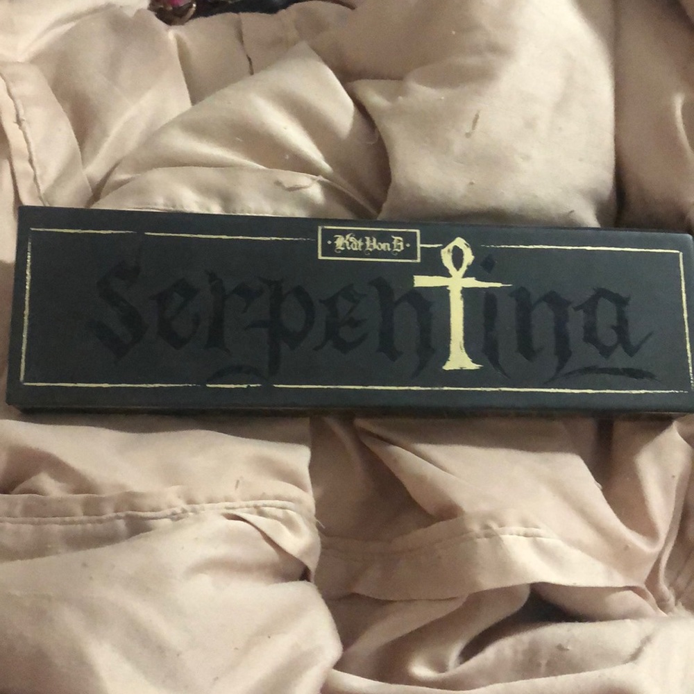 Kat Von D Serpentina Palette
